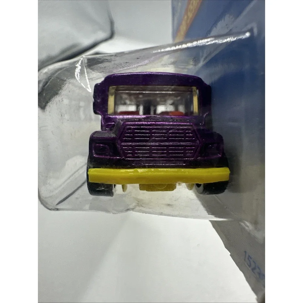Hot Wheels Lot Of 2 Mod Bod Series 2/4 SCHOOL BUS and 3/4 Range River‎
